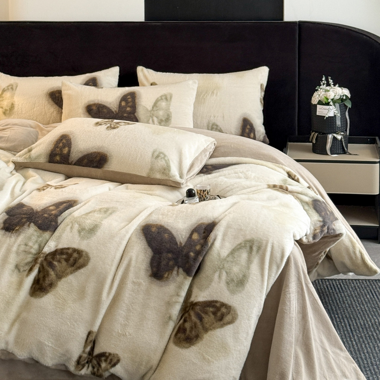 91家纺网 家纺一手货源 找家纺 宜代光年 2025新款小米貂法式中古风印花四件套 蝶语