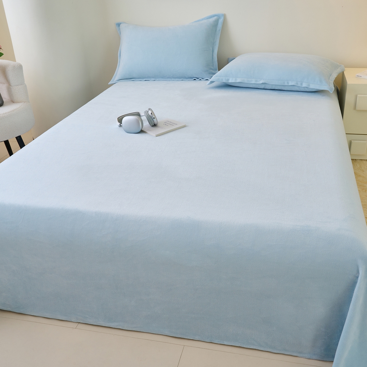 91家纺网 家纺一手货源 找家纺 简爱家纺 2025新款高克重牛奶绒枕套 天蓝