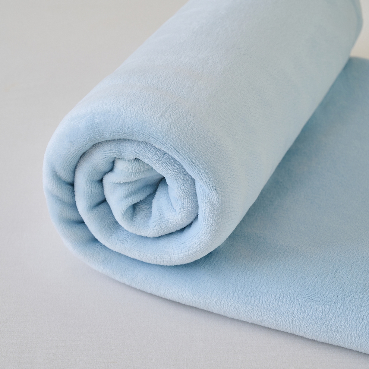 91家纺网 家纺一手货源 找家纺 简爱家纺 2025新款高克重牛奶绒枕套 天蓝