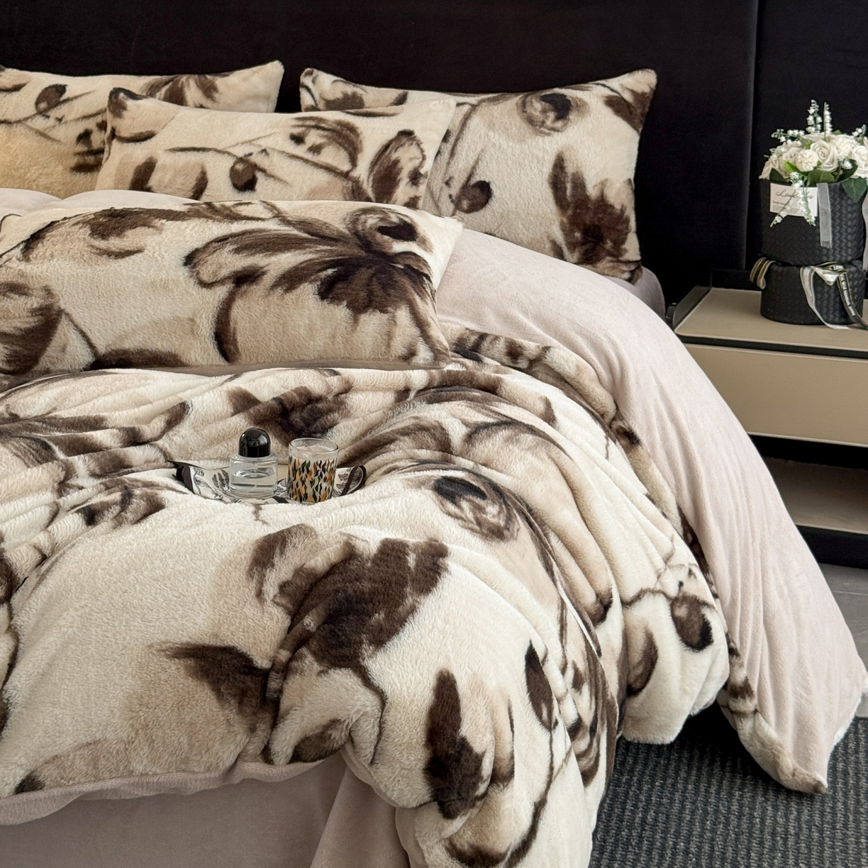 91家纺网 家纺一手货源 找家纺 （总）宜代光年 2025新款小米貂法式中古风印花四件套