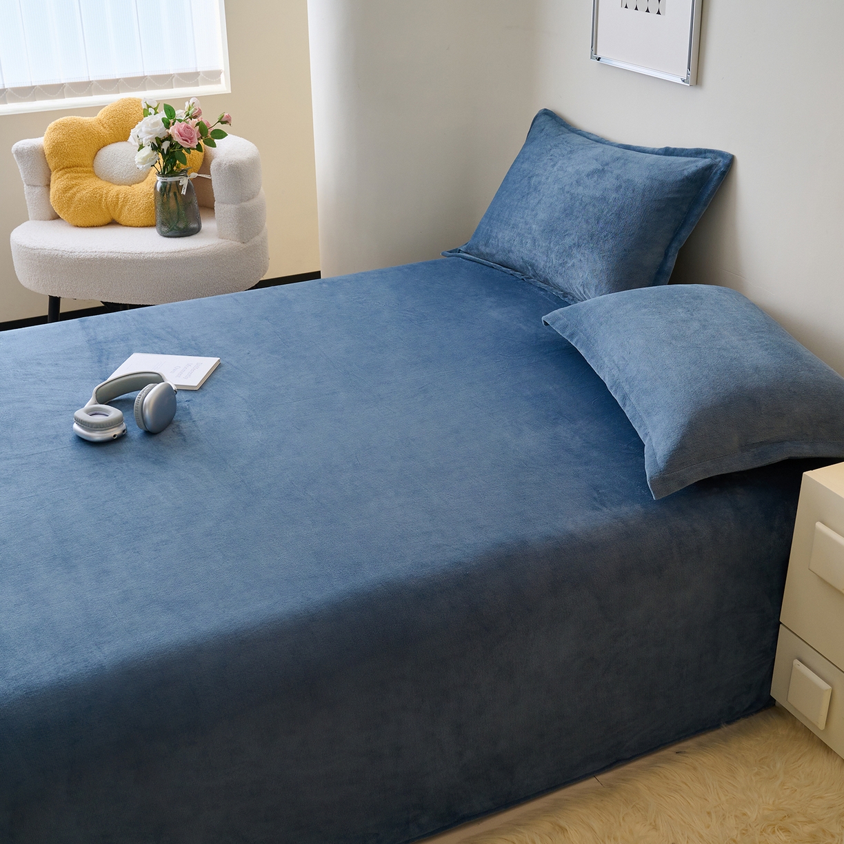 91家纺网 家纺一手货源 找家纺 简爱家纺 2025新款高克重牛奶绒床单系列 宾利蓝