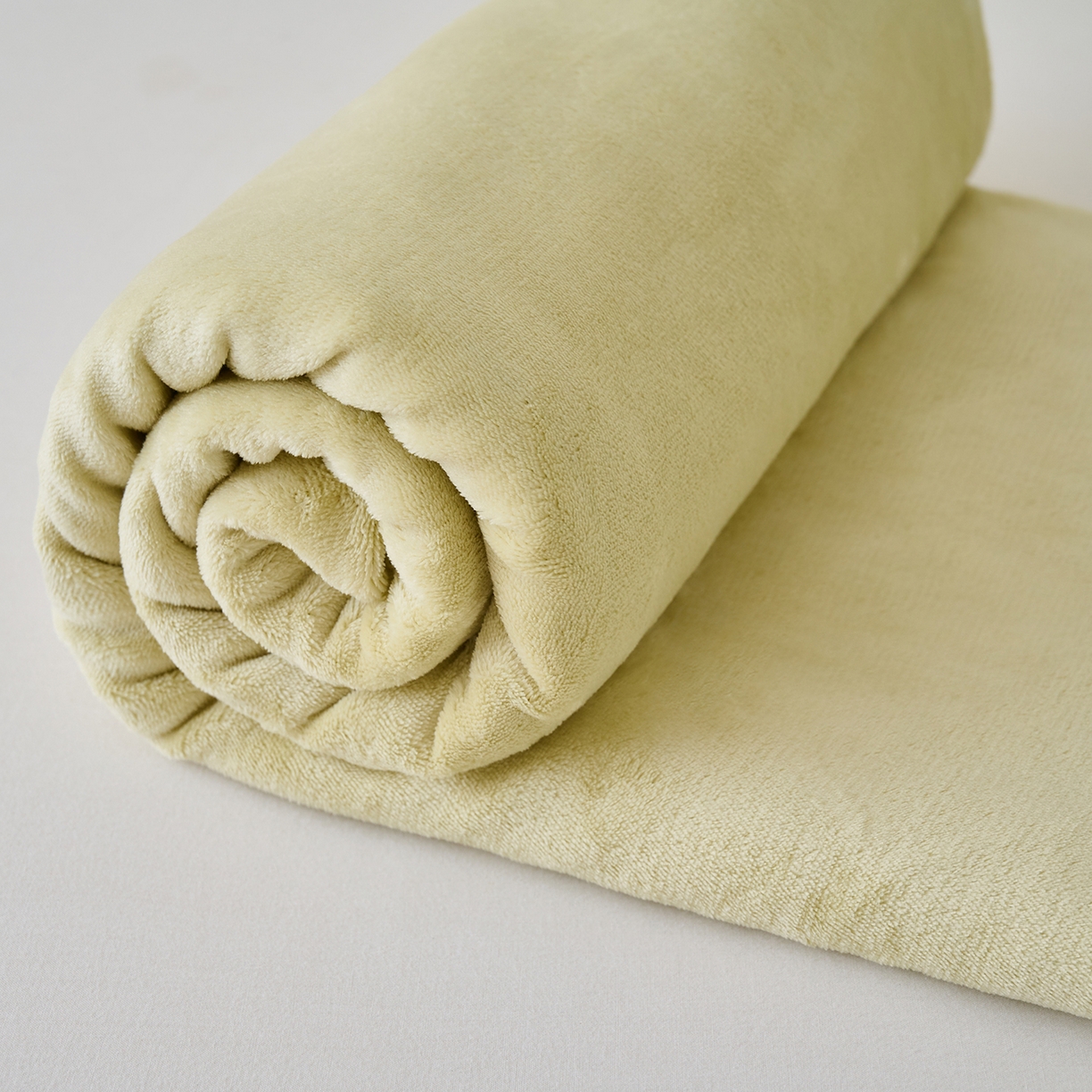 91家纺网 家纺一手货源 找家纺 简爱家纺 2025新款高克重牛奶绒床单系列 橄榄绿