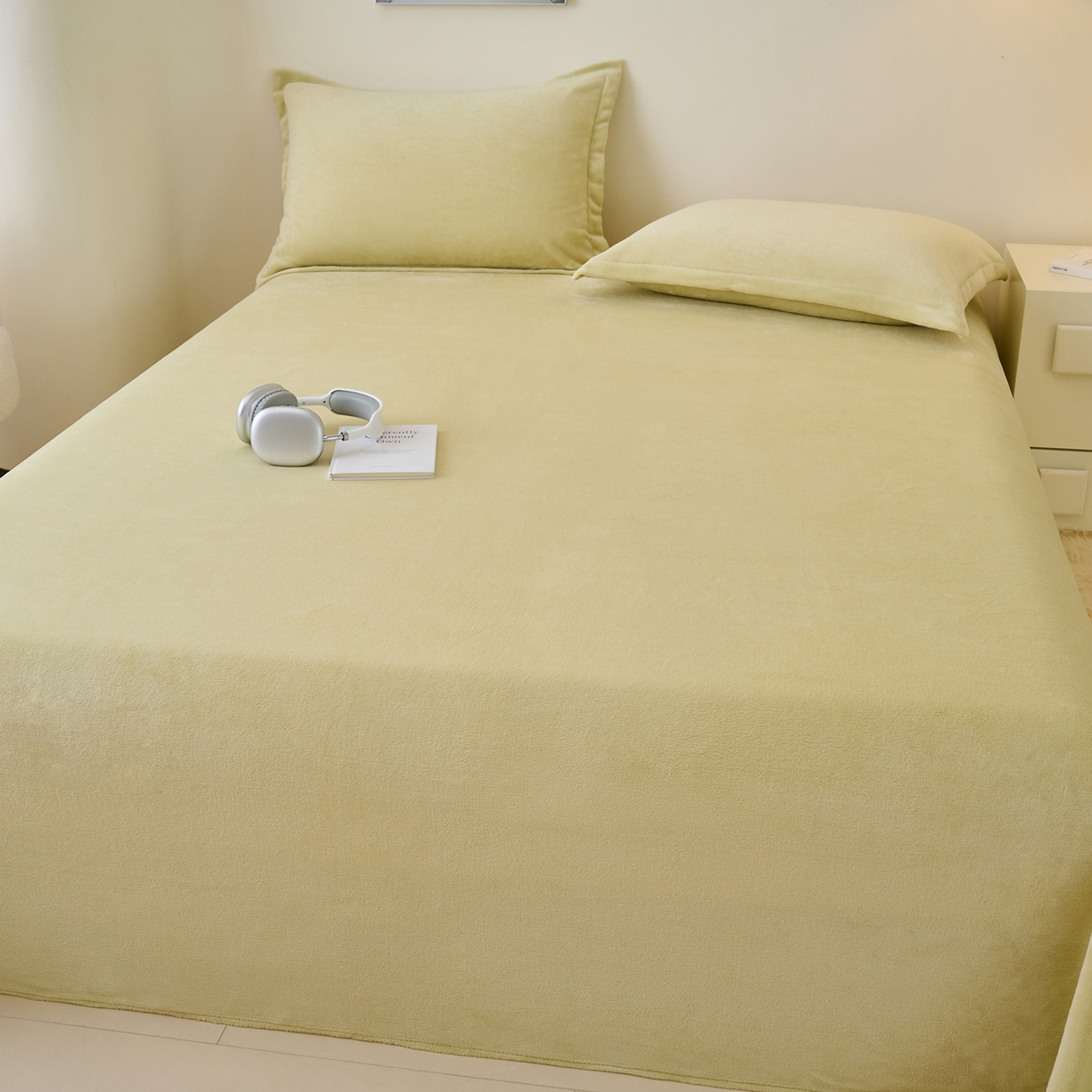 91家纺网 家纺一手货源 找家纺 简爱家纺 2025新款高克重牛奶绒床单系列 橄榄绿