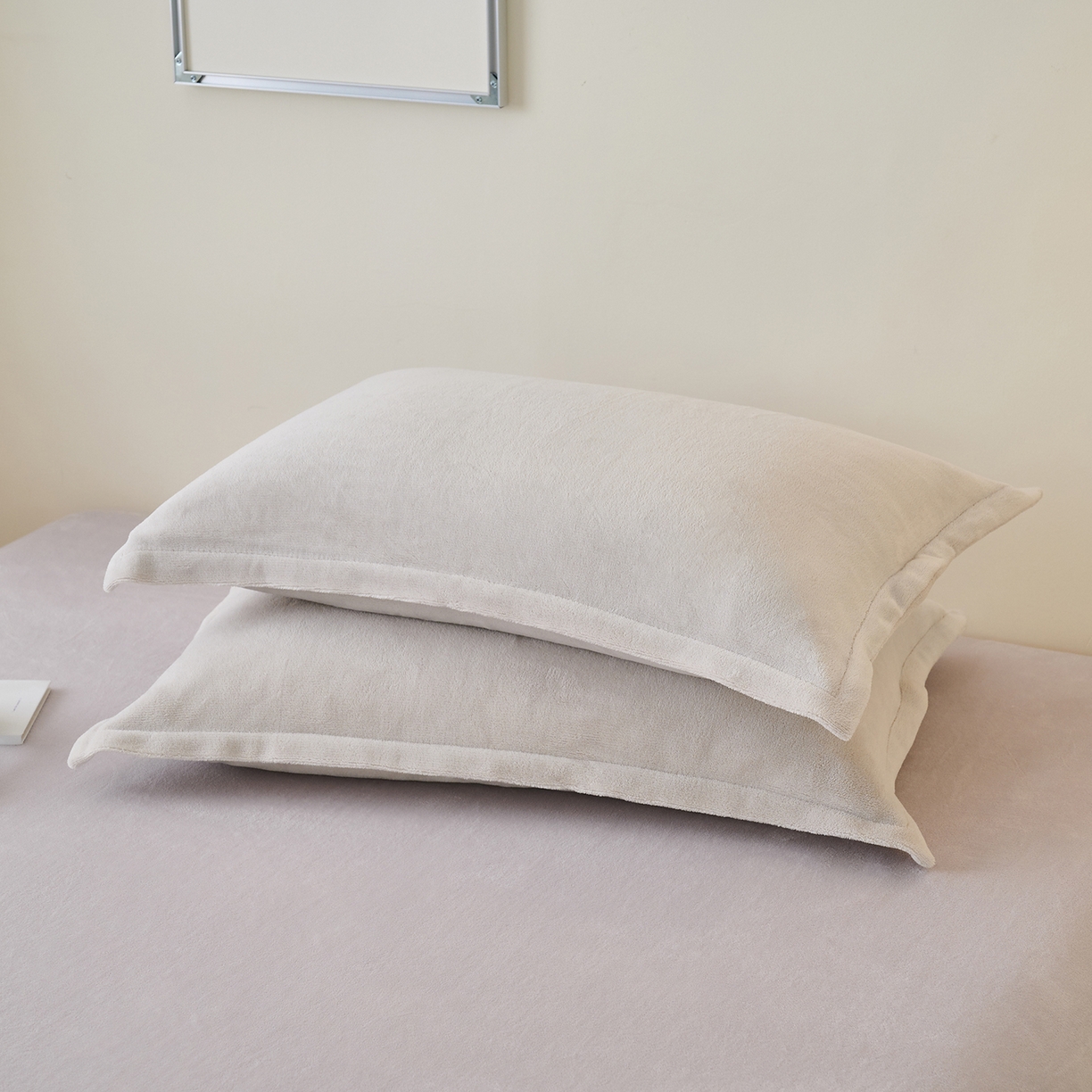 91家纺网 家纺一手货源 找家纺 简爱家纺 2025新款高克重牛奶绒床单系列 灰色