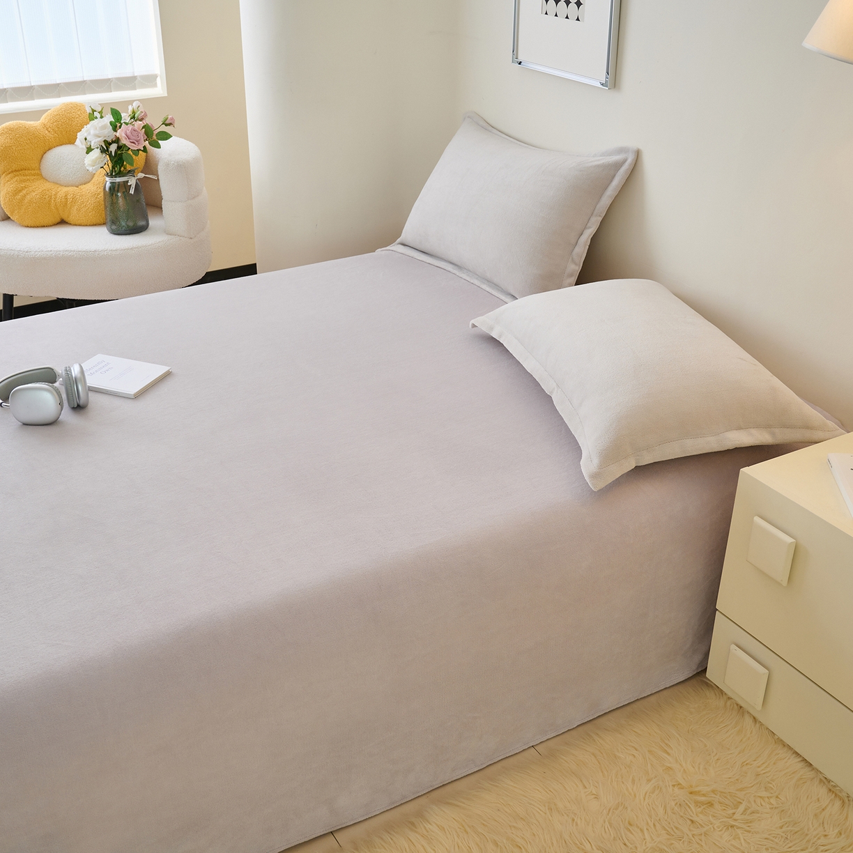 91家纺网 家纺一手货源 找家纺 简爱家纺 2025新款高克重牛奶绒床单系列 灰色