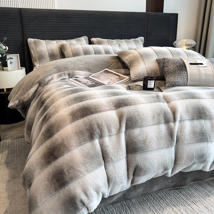 91家纺网 家纺一手货源 找家纺 宜代光年 2025新款托斯卡纳仿兔绒四件套-方格套件 尼彩-灰