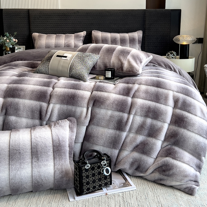 91家纺网 家纺一手货源 找家纺 宜代光年 2025新款托斯卡纳仿兔绒四件套-方格套件 尼彩-墨蓝灰