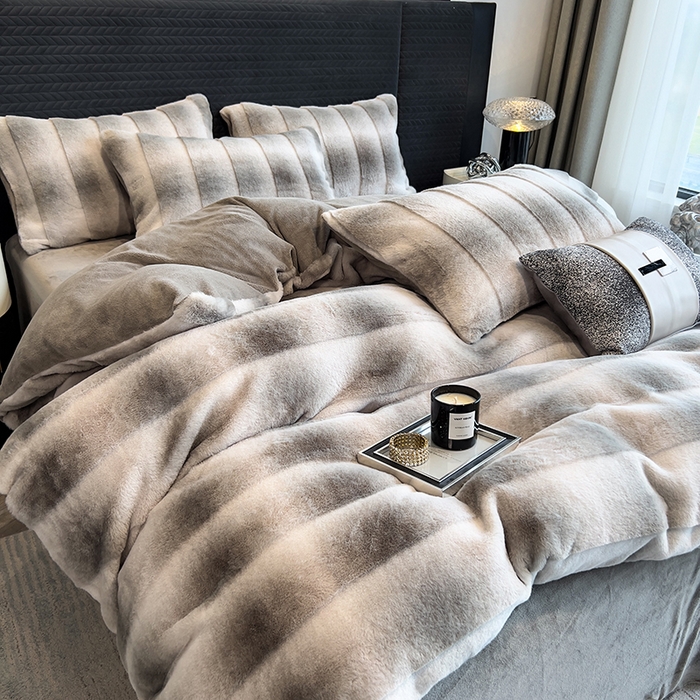 91家纺网 家纺一手货源 找家纺 宜代光年 2025新款托斯卡纳仿兔绒四件套-方格套件 尼彩-灰