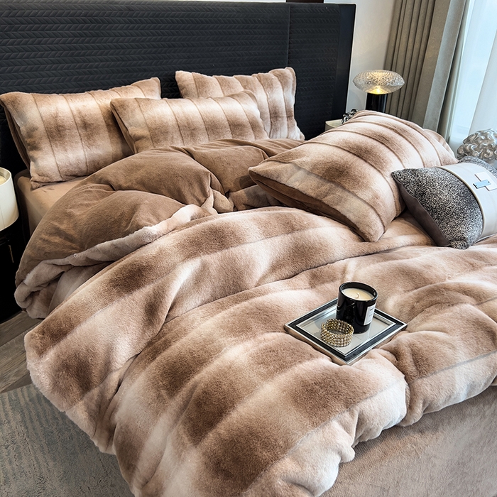 91家纺网 家纺一手货源 找家纺 宜代光年 2025新款托斯卡纳仿兔绒四件套-方格套件 尼彩-咖