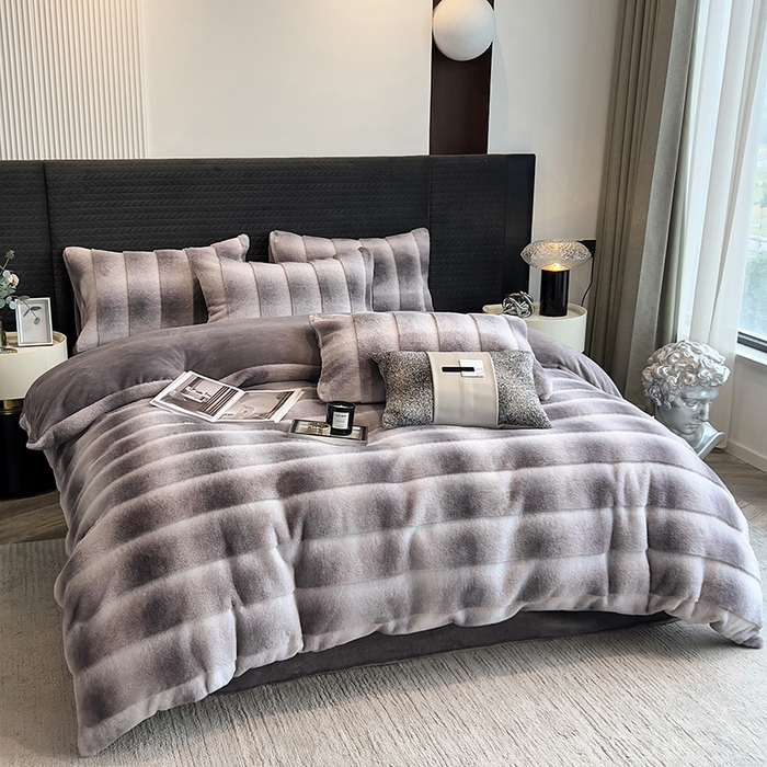 91家纺网 家纺一手货源 找家纺 宜代光年 2025新款托斯卡纳仿兔绒四件套-方格套件 尼彩-墨蓝灰