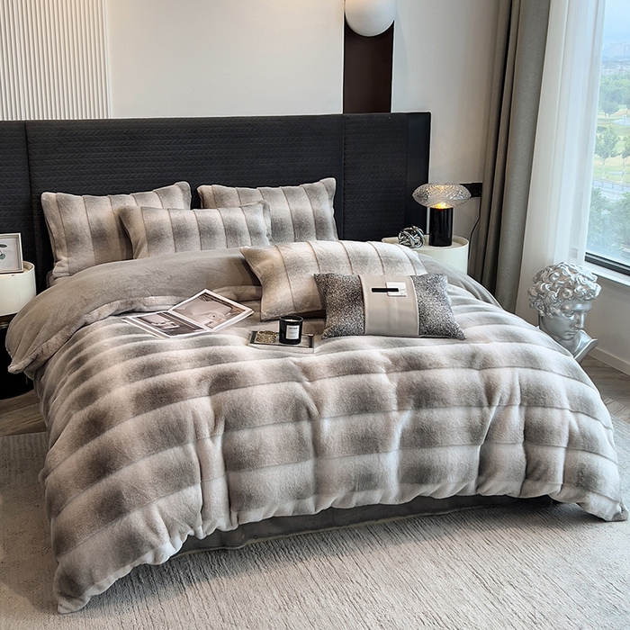 91家纺网 家纺一手货源 找家纺 宜代光年 2025新款托斯卡纳仿兔绒四件套-方格套件 尼彩-灰