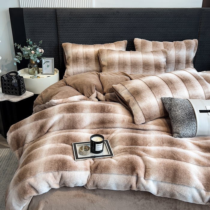 91家纺网 家纺一手货源 找家纺 宜代光年 2025新款托斯卡纳仿兔绒四件套-方格套件 尼彩-咖