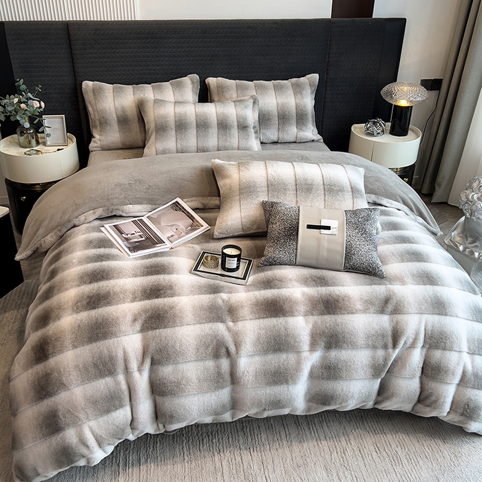 91家纺网 家纺一手货源 找家纺 宜代光年 2025新款托斯卡纳仿兔绒四件套-方格套件 尼彩-灰