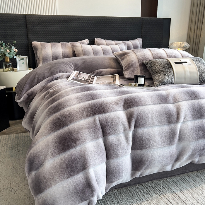 91家纺网 家纺一手货源 找家纺 宜代光年 2025新款托斯卡纳仿兔绒四件套-方格套件 尼彩-墨蓝灰