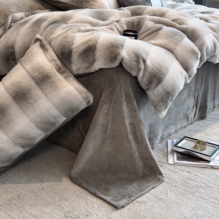 91家纺网 家纺一手货源 找家纺 宜代光年 2025新款托斯卡纳仿兔绒四件套-方格套件 尼彩-灰