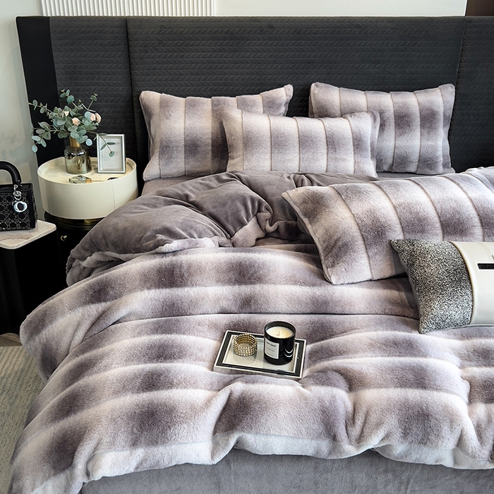 91家纺网 家纺一手货源 找家纺 宜代光年 2025新款托斯卡纳仿兔绒四件套-方格套件 尼彩-墨蓝灰