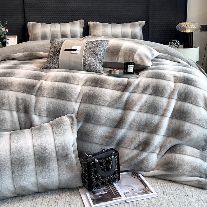 91家纺网 家纺一手货源 找家纺 宜代光年 2025新款托斯卡纳仿兔绒四件套-方格套件 尼彩-灰