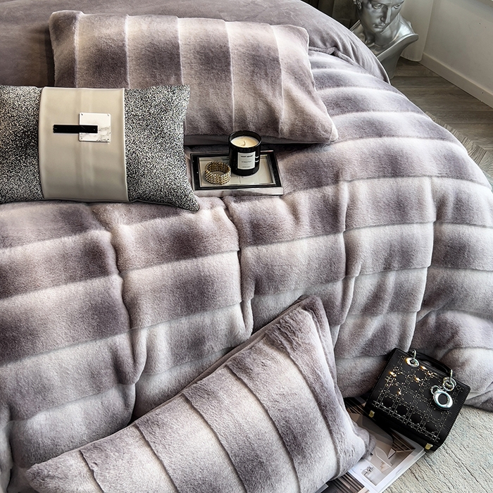 91家纺网 家纺一手货源 找家纺 宜代光年 2025新款托斯卡纳仿兔绒四件套-方格套件 尼彩-墨蓝灰