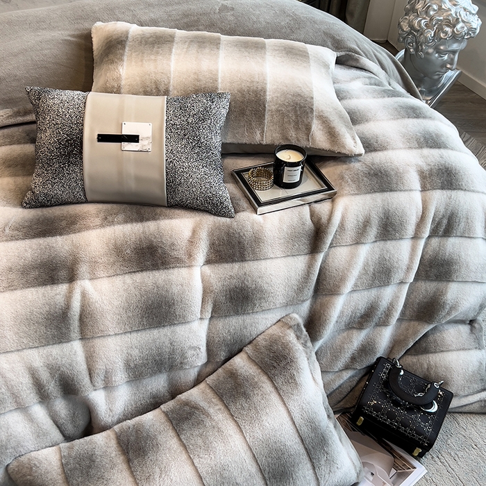 91家纺网 家纺一手货源 找家纺 宜代光年 2025新款托斯卡纳仿兔绒四件套-方格套件 尼彩-灰