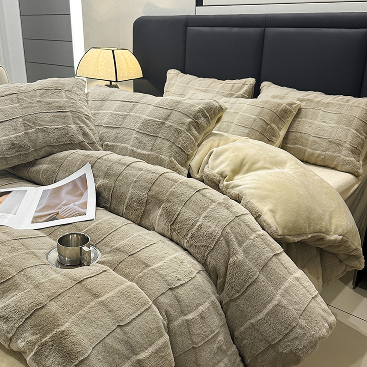 91家纺网 家纺一手货源 找家纺 宜代光年 2025新款托斯卡纳仿兔绒四件套-方格套件 托斯卡纳-方格咖