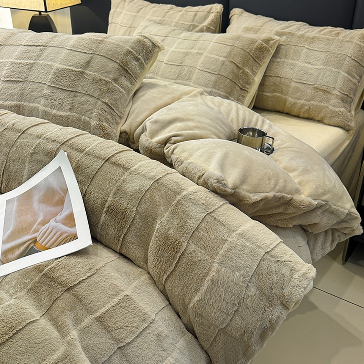 91家纺网 家纺一手货源 找家纺 宜代光年 2025新款托斯卡纳仿兔绒四件套-方格套件 托斯卡纳-方格咖