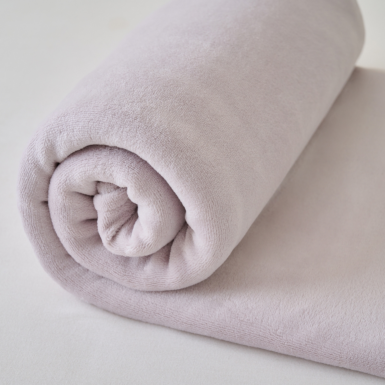 91家纺网 家纺一手货源 找家纺 简爱家纺 2025新款高克重牛奶绒床单系列 灰色