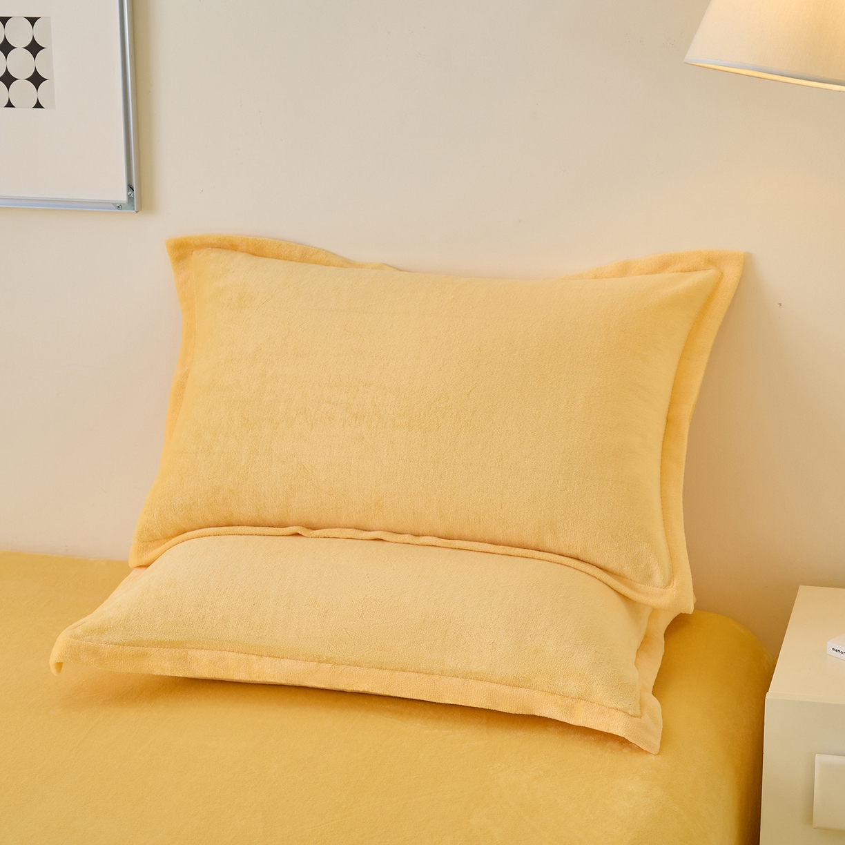 91家纺网 家纺一手货源 找家纺 简爱家纺 2025新款高克重牛奶绒床单系列 柠檬黄