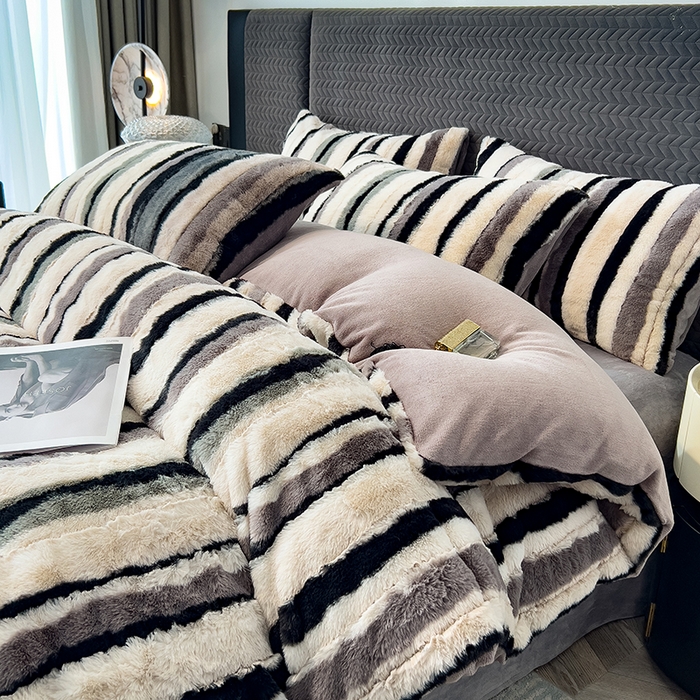 91家纺网 家纺一手货源 找家纺 （总）宜代光年 2025新款托卡仿长兔毛绒四件套--寻彩