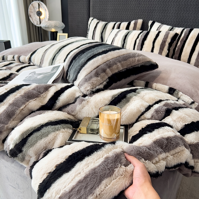 91家纺网 家纺一手货源 找家纺 （总）宜代光年 2025新款托卡仿长兔毛绒四件套--寻彩