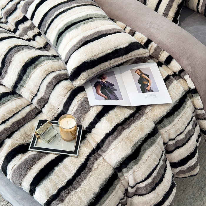 91家纺网 家纺一手货源 找家纺 （总）宜代光年 2025新款托卡仿长兔毛绒四件套--寻彩