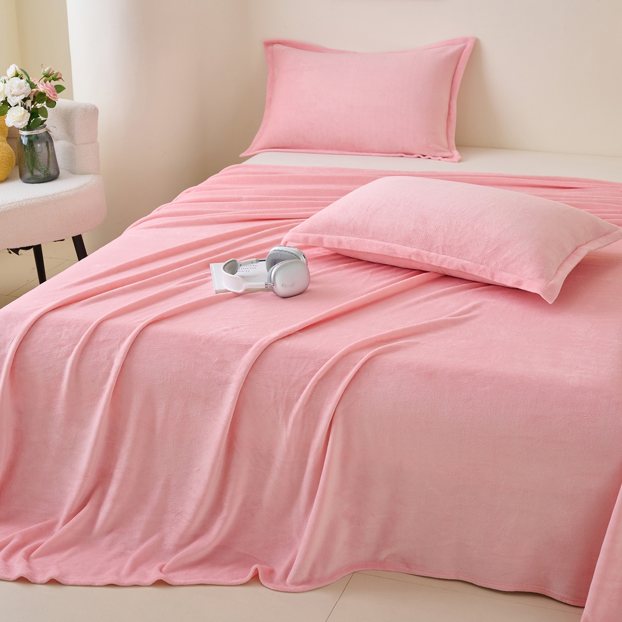 91家纺网 家纺一手货源 找家纺 简爱家纺 2025新款高克重牛奶绒床单系列 樱花粉