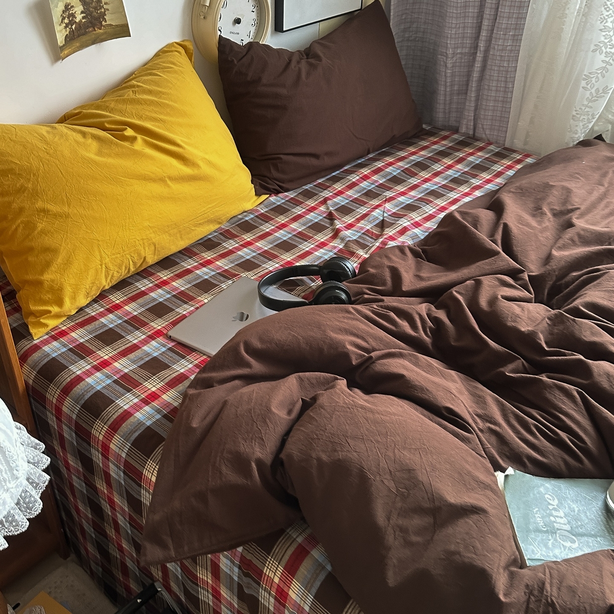 91家纺网 家纺一手货源 找家纺 对白 2025新款全棉色织水洗棉四件套-埃德的下午茶 枕套姜黄+咖