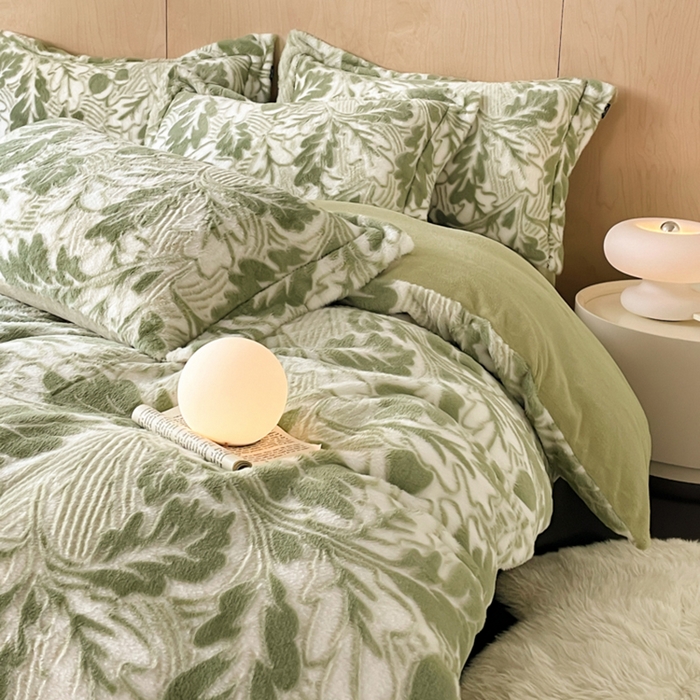 91家纺网 家纺一手货源 找家纺 （总）宜代光年 2025新款兔绒色烂雕花保暖四件套