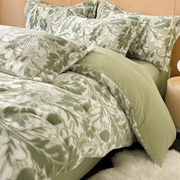 91家纺网 家纺一手货源 找家纺 （总）宜代光年 2025新款兔绒色烂雕花保暖四件套