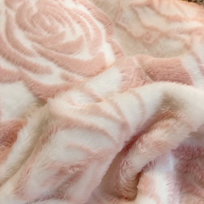 91家纺网 家纺一手货源 找家纺 宜代光年 2025新款兔绒色烂雕花保暖四件套 花恋-粉