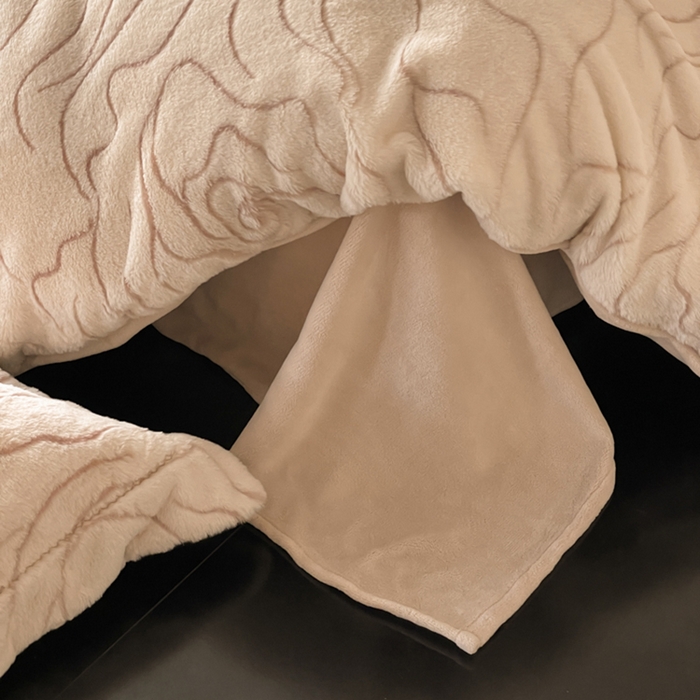 91家纺网 家纺一手货源 找家纺 宜代光年 2025新款兔绒色烂雕花保暖四件套 飘带-杏