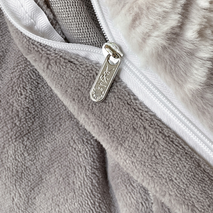 91家纺网 家纺一手货源 找家纺 宜代光年 2025新款兔绒色烂雕花保暖四件套 维密-灰