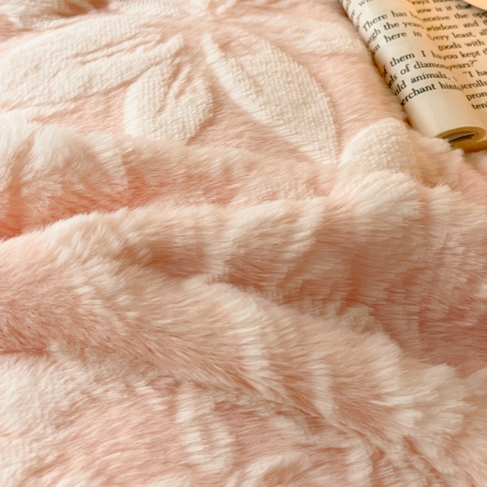 91家纺网 家纺一手货源 找家纺 宜代光年 2025新款兔绒色烂雕花保暖四件套 芳华-玉