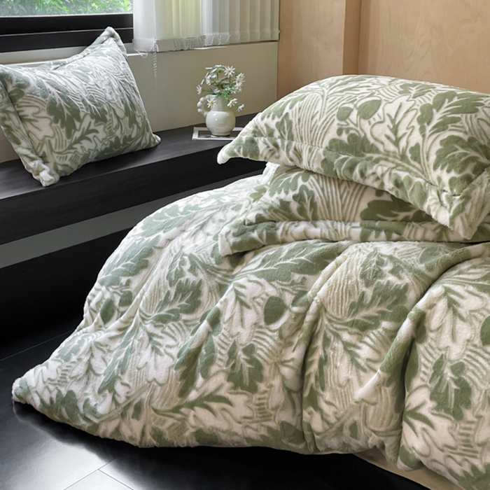 91家纺网 家纺一手货源 找家纺 宜代光年 2025新款兔绒色烂雕花保暖四件套 罗曼蒂-绿