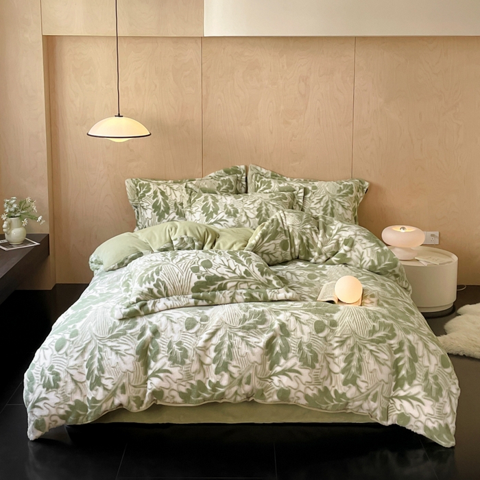 91家纺网 家纺一手货源 找家纺 宜代光年 2025新款兔绒色烂雕花保暖四件套 罗曼蒂-绿