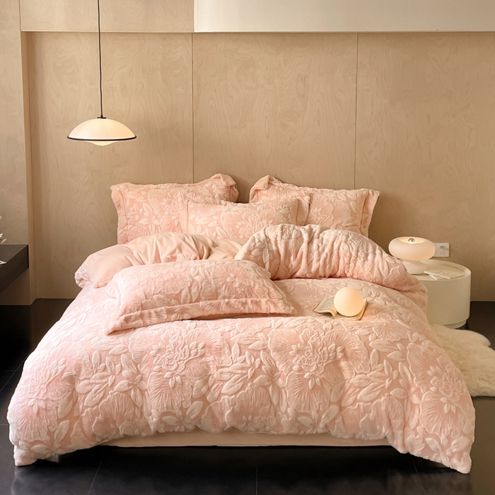 91家纺网 家纺一手货源 找家纺 宜代光年 2025新款兔绒色烂雕花保暖四件套 芳华-玉