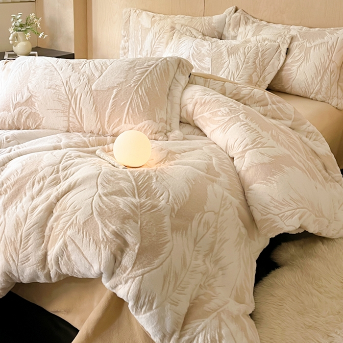 91家纺网 家纺一手货源 找家纺 宜代光年 2025新款兔绒色烂雕花保暖四件套 维密-卡其