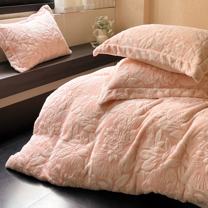 91家纺网 家纺一手货源 找家纺 宜代光年 2025新款兔绒色烂雕花保暖四件套 芳华-玉