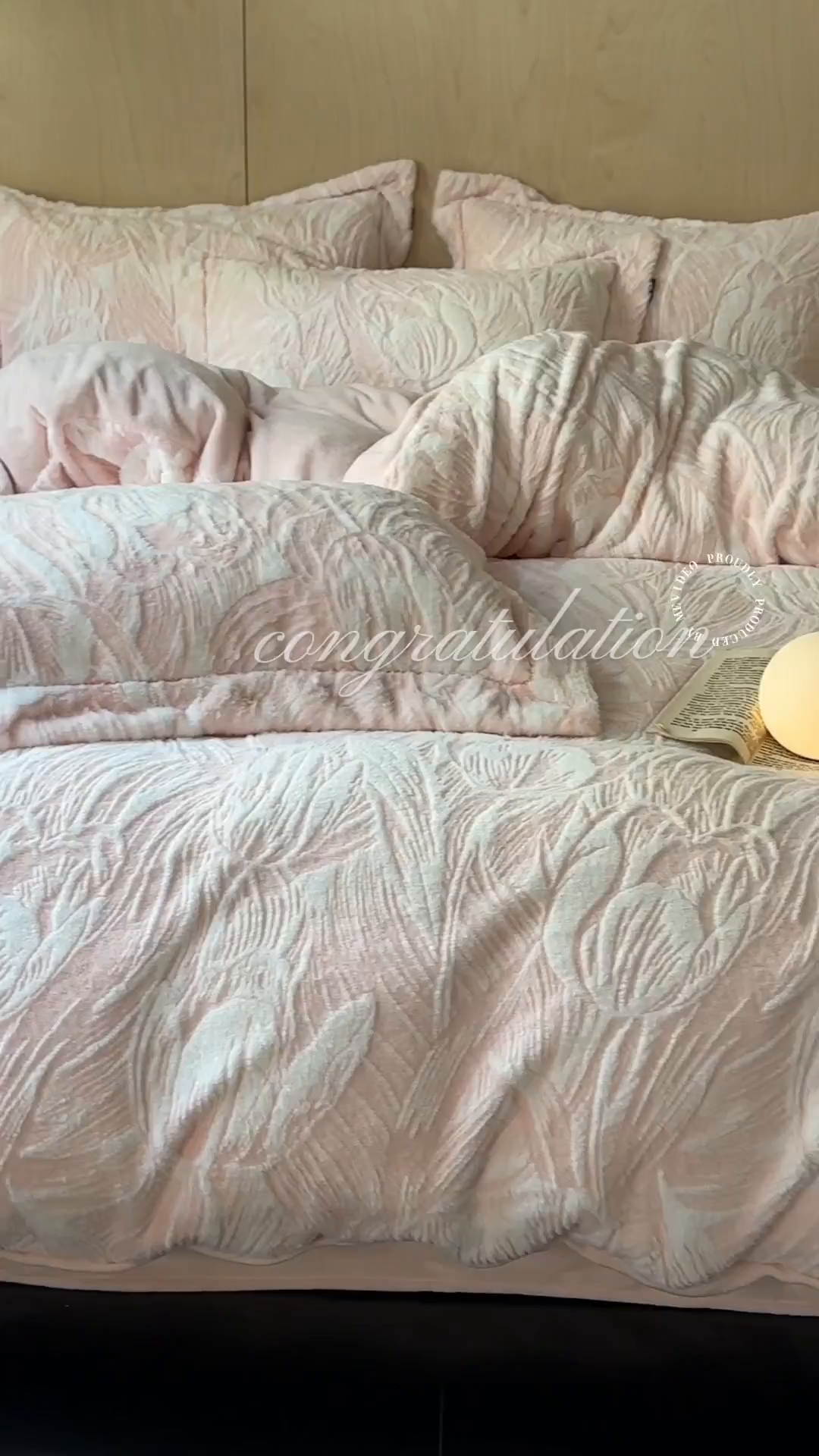 91家纺网 家纺一手货源 找家纺 宜代光年 2025新款兔绒色烂雕花保暖四件套 倾国倾城-粉