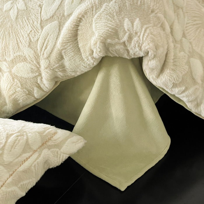 91家纺网 家纺一手货源 找家纺 宜代光年 2025新款兔绒色烂雕花保暖四件套 芳华-绿