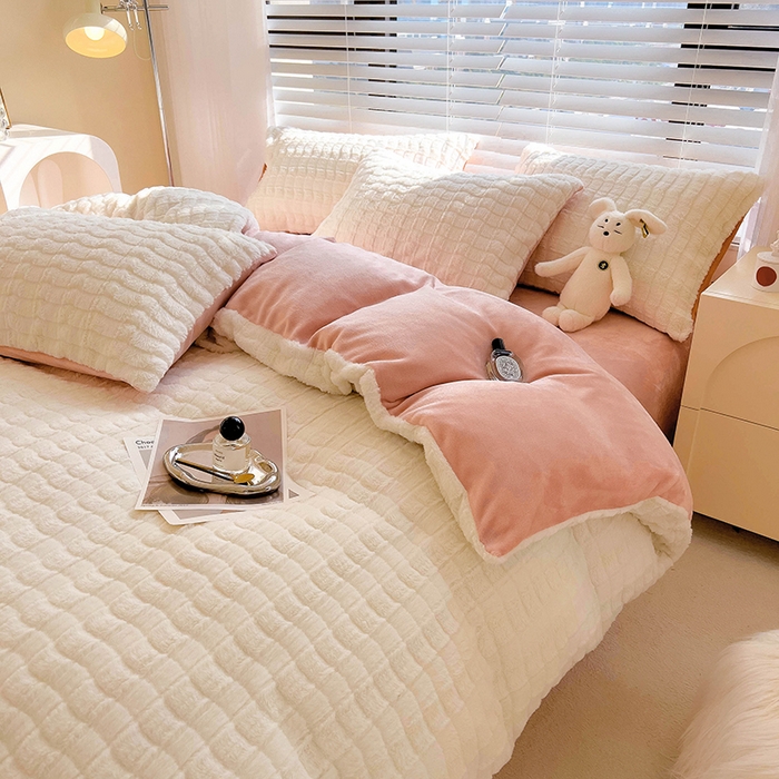 91家纺网 家纺一手货源 找家纺 （总）宜代光年 2025新款兔毛绒菱格纯色简约四件套