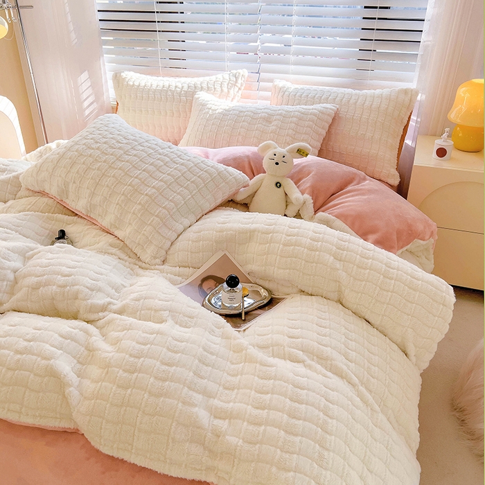 91家纺网 家纺一手货源 找家纺 （总）宜代光年 2025新款兔毛绒菱格纯色简约四件套