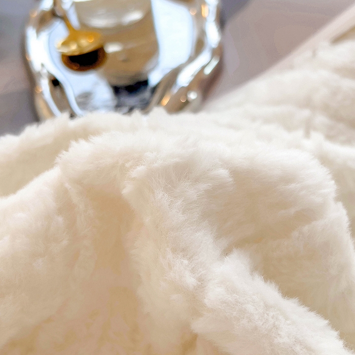 91家纺网 家纺一手货源 找家纺 宜代光年 2025新款兔毛绒菱格纯色简约四件套 兔绒-菱形粉