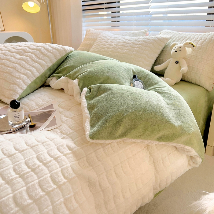 91家纺网 家纺一手货源 找家纺 宜代光年 2025新款兔毛绒菱格纯色简约四件套 兔绒-菱形绿