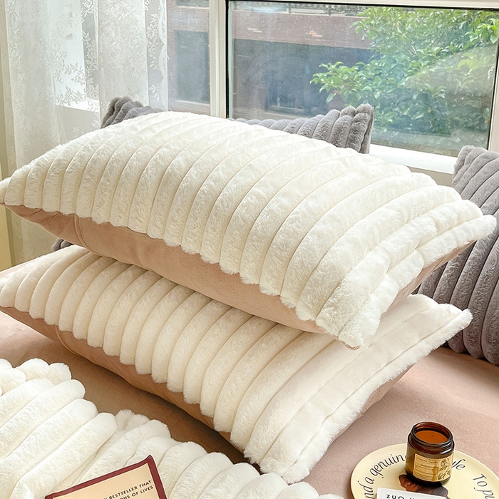 91家纺网 家纺一手货源 找家纺 宜代光年 2025新款兔毛绒菱格纯色简约四件套 兔绒-米白条纹